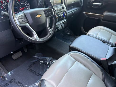 Used 2021 Chevrolet Silverado 1500 LT w/ Z71 Off-Road Package AWD/4WD image 10