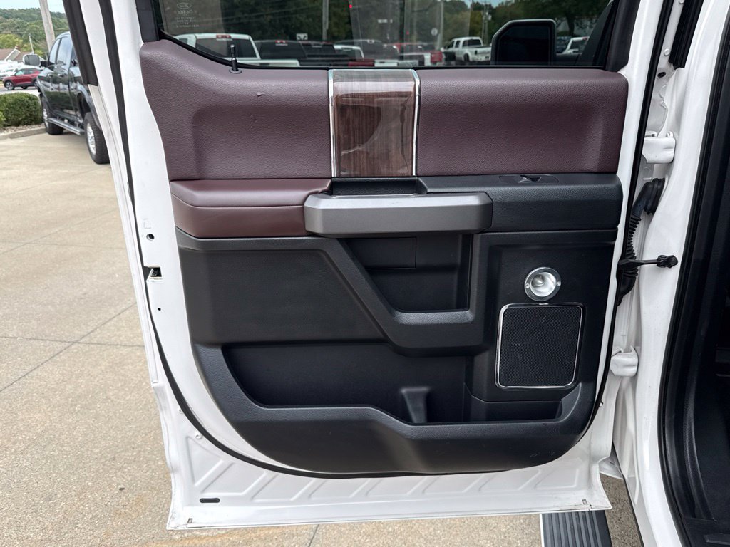 Used 2015 Ford F150 Platinum w/ Equipment Group 701A Luxury AWD/4WD image 49