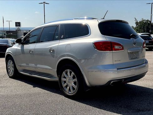 Used 2015 Buick Enclave Leather FWD image 3