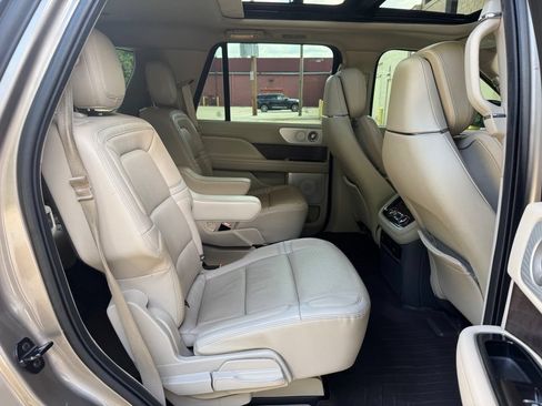 Used 2020 Lincoln Navigator Reserve w/ Luxury Package AWD/4WD image 30