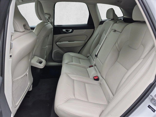 Used 2023 Volvo XC60 B5 Core w/ Climate Package FWD image 19