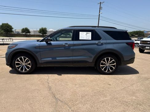 Used 2025 Ford Explorer ST-Line w/ Premium Package RWD image 4