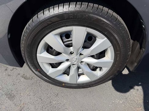 Used 2016 Toyota Corolla LE FWD image 8