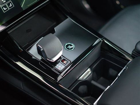 New 2025 Land Rover Range Rover Sport SE image 29