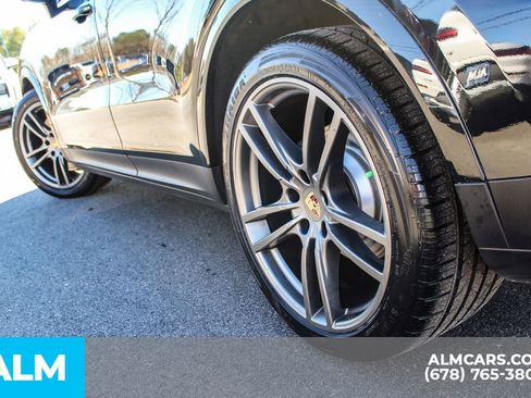 Used 2023 Porsche Cayenne S Platinum w/ Premium Package Plus image 13