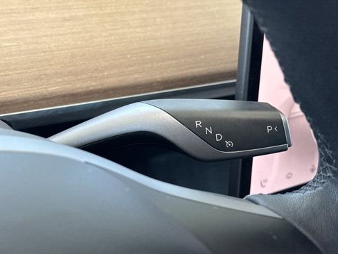 Used 2023 Tesla Model Y Long Range AWD/4WD image 18