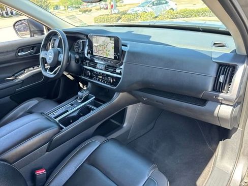 Used 2022 Nissan Pathfinder SL image 21