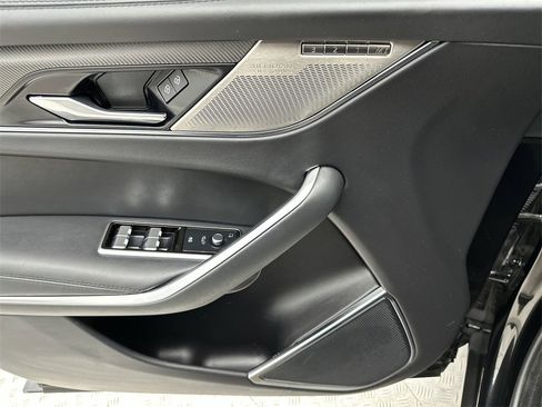 Used 2023 Jaguar F-PACE SVR image 13