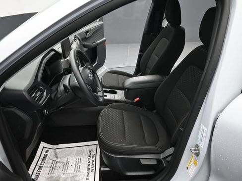 Used 2025 Ford Escape Active AWD/4WD image 12