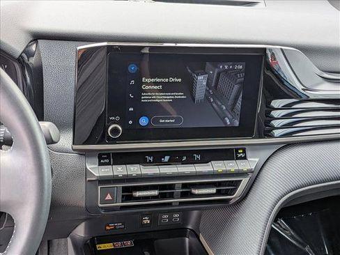 Used 2025 Toyota Camry SE FWD image 13