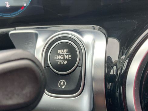 Used 2020 Mercedes-Benz GLB 250 4MATIC image 35