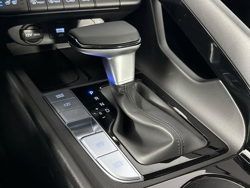 Used 2025 Hyundai Elantra Limited FWD image 36