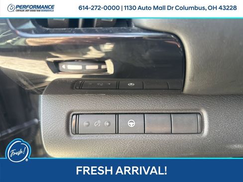 Used 2024 Nissan Pathfinder SV image 15