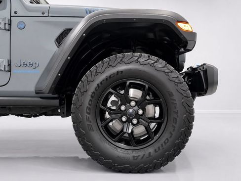 Used 2024 Jeep Wrangler Unlimited AWD/4WD image 7