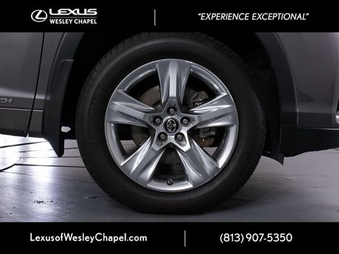 Used 2018 Toyota Highlander Limited AWD/4WD image 3