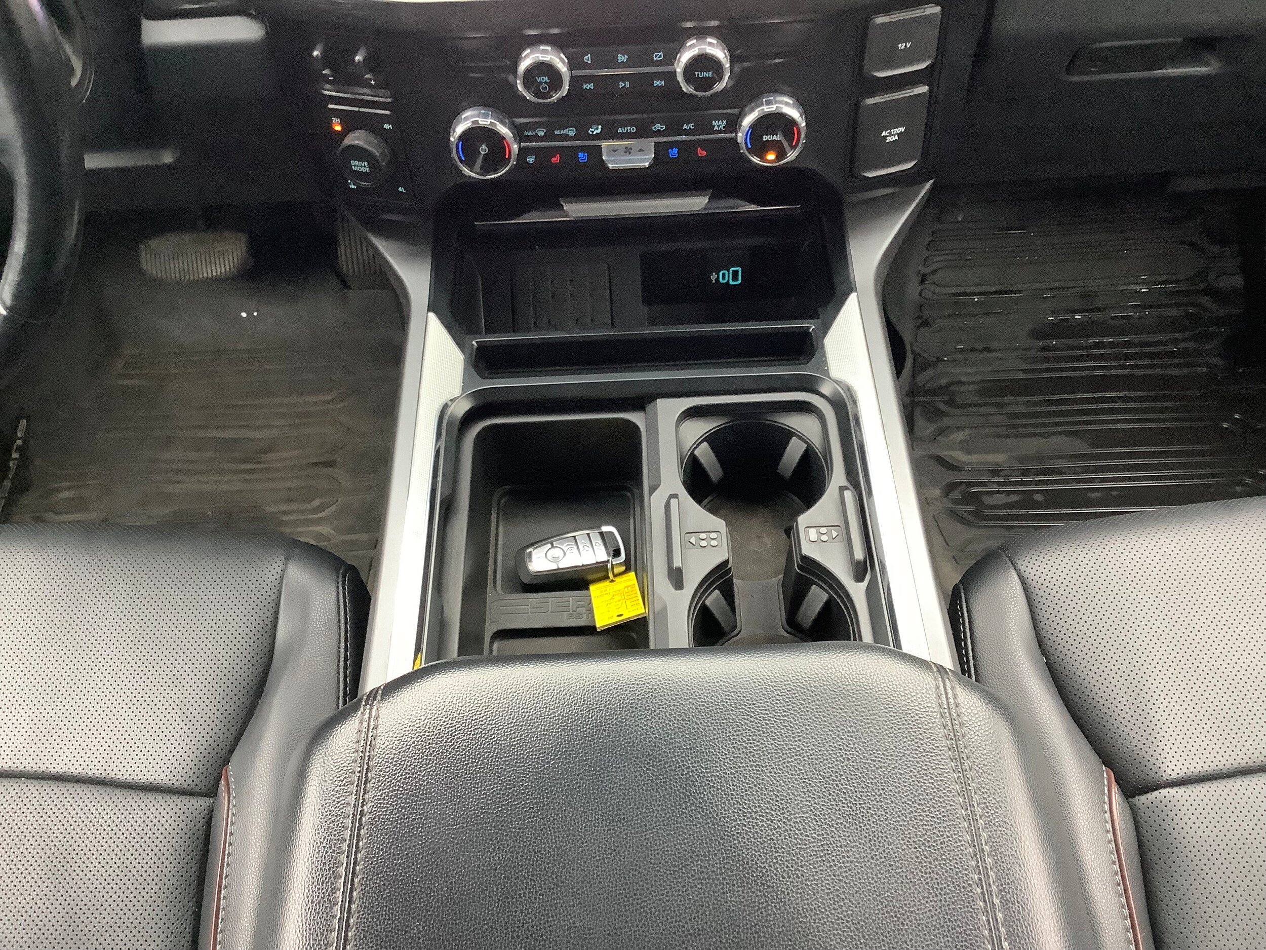 Used 2023 Ford F250 Lariat w/ Sport Appearance Package AWD/4WD image 9