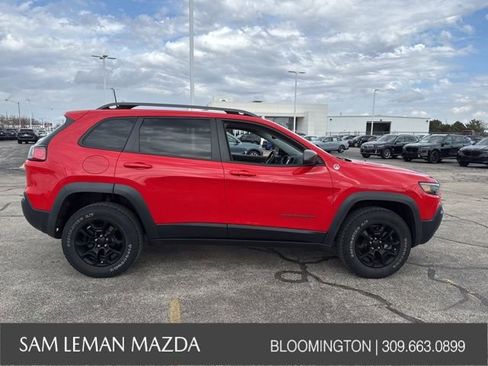 Used 2019 Jeep Cherokee Trailhawk w/ Comfort/Convenience Group image 12