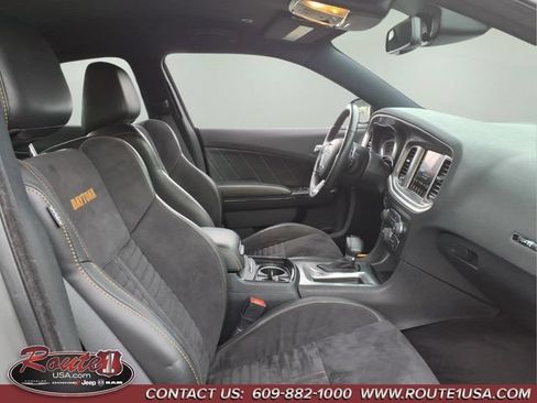 Used 2017 Dodge Charger R/T RWD image 14