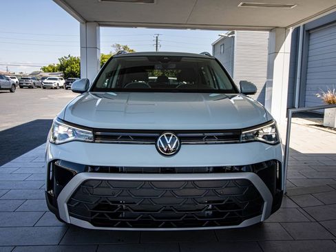 New 2026 Volkswagen Taos SE AWD/4WD image 8