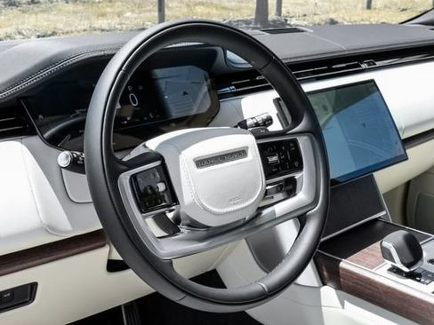 New 2026 Land Rover Range Rover Long Wheelbase SE AWD/4WD image 22