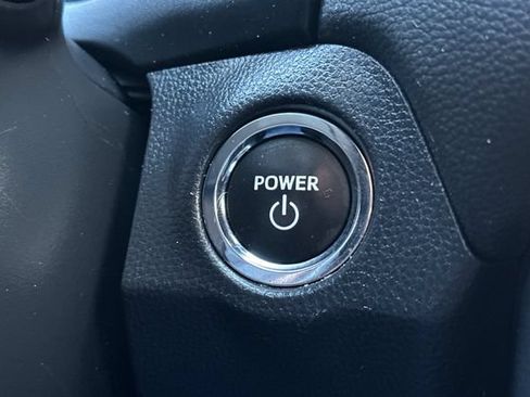 Used 2025 Toyota RAV4 XLE AWD/4WD image 25