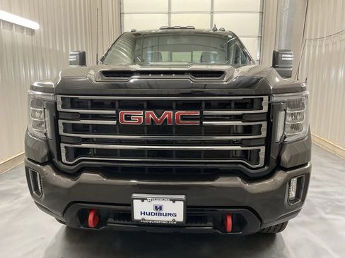 Used 2020 GMC Sierra 2500 AT4 w/ AT4 Preferred Package image 2