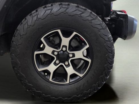 Used 2023 Jeep Wrangler Unlimited Rubicon w/ Dual Top Group AWD/4WD image 27