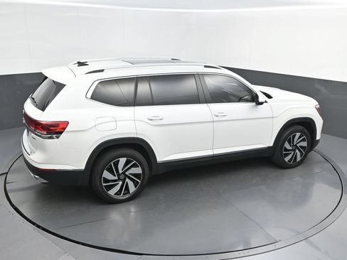 Used 2024 Volkswagen Atlas SEL AWD/4WD image 43