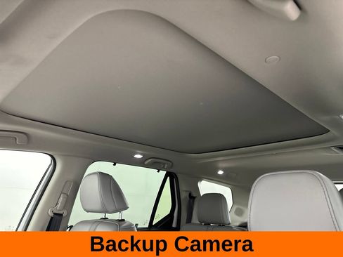 Used 2025 Honda Pilot Touring image 13