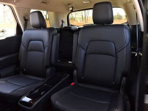 Certified 2025 Nissan Pathfinder SL w/ SL Premium Package image 26