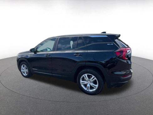 Used 2024 GMC Terrain SLE FWD image 9