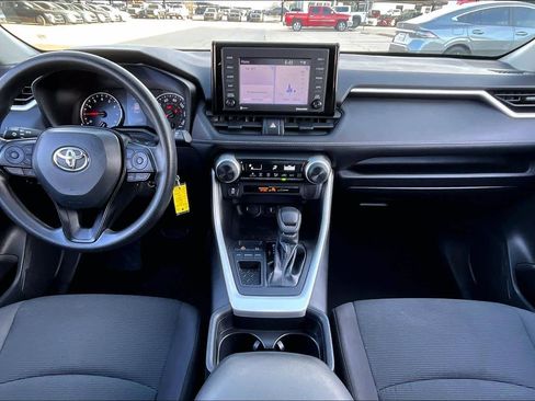 Used 2021 Toyota RAV4 LE image 12