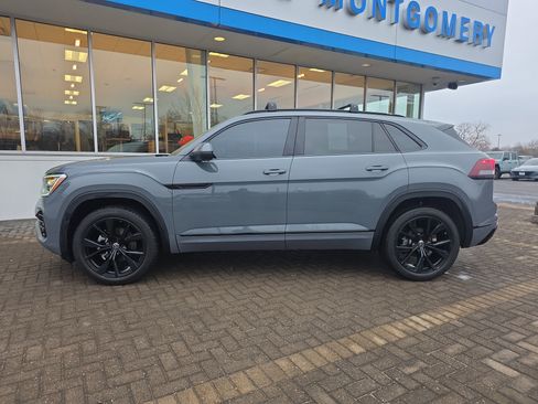 Used 2024 Volkswagen Atlas Cross Sport SEL Premium R-Line image 2