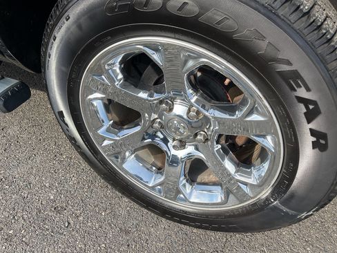 Used 2017 RAM 1500 Laramie w/ Convenience Group image 15