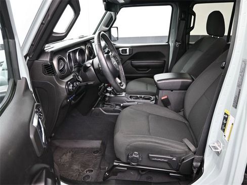 Used 2023 Jeep Wrangler Unlimited w/ Sun & Screen Package image 23