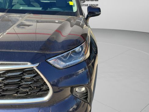 Used 2023 Toyota Highlander Limited image 8