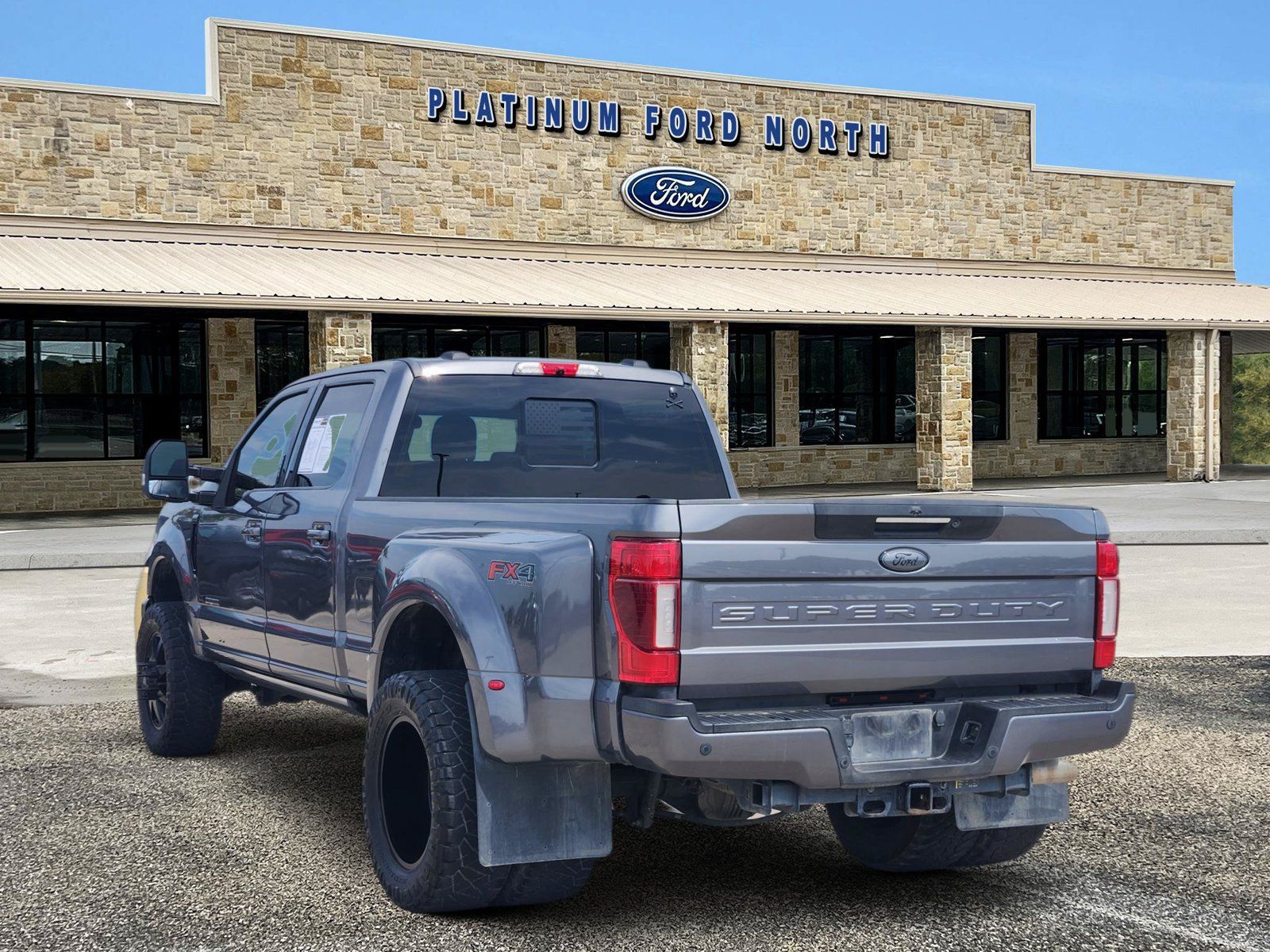 Used 2022 Ford F350 Lariat w/ Lariat Ultimate Package AWD/4WD image 4