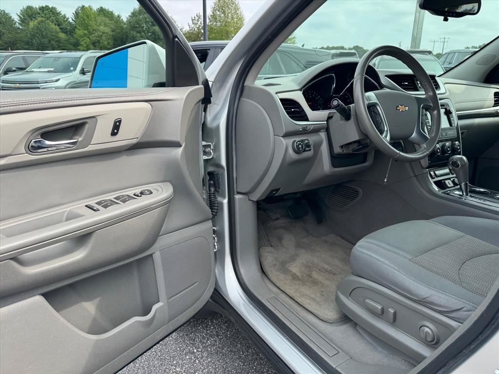 Used 2015 Chevrolet Traverse LT FWD image 14