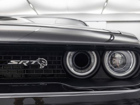 Used 2015 Dodge Challenger SRT Hellcat image 16