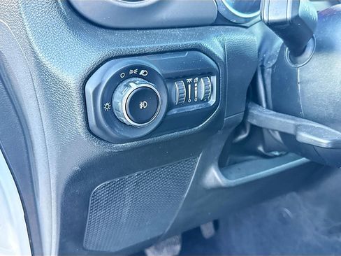 Used 2022 Jeep Wrangler Sport image 30