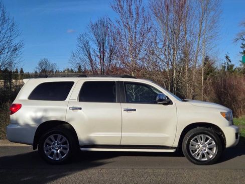 Used 2016 Toyota Sequoia Platinum AWD/4WD image 6