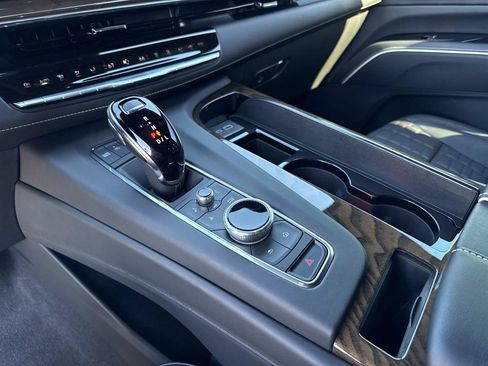 Certified 2024 Cadillac Escalade ESV Sport Platinum w/ LPO, ONYX Package image 26