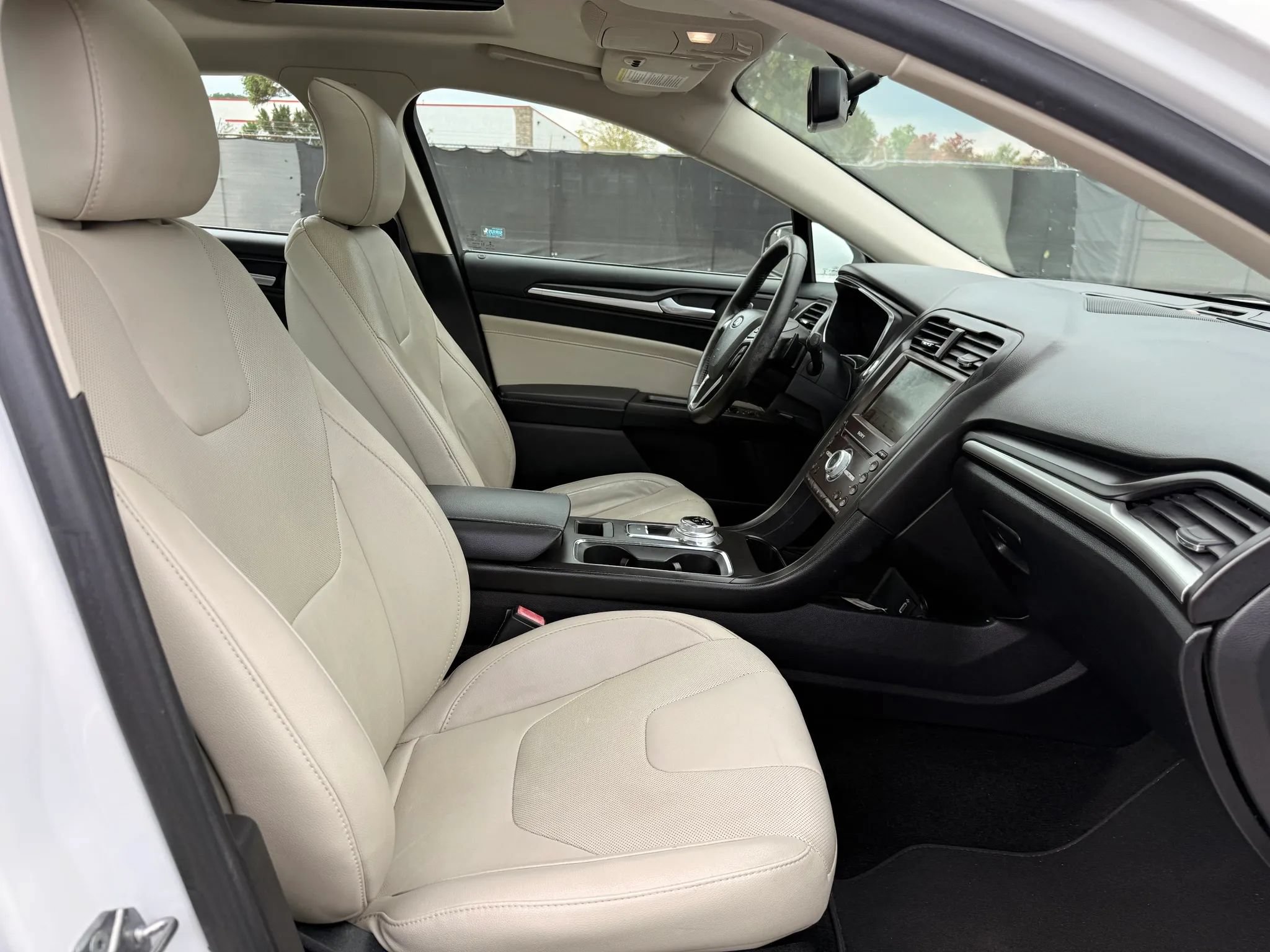 Used 2018 Ford Fusion Titanium AWD/4WD image 18