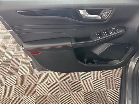 Used 2025 Ford Escape ST-Line image 23