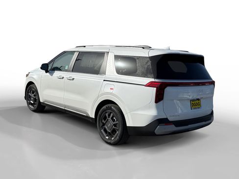 New 2026 Kia Carnival EX image 3