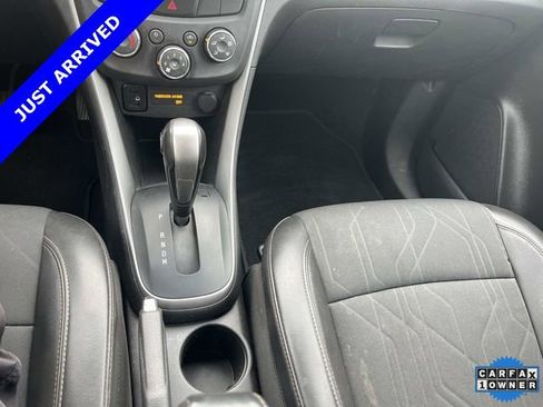 Used 2022 Chevrolet Trax LT w/ Driver Confidence Package AWD/4WD image 32