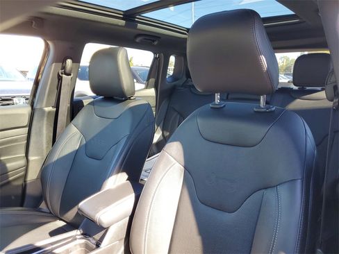 Used 2022 Jeep Compass High Altitude image 11