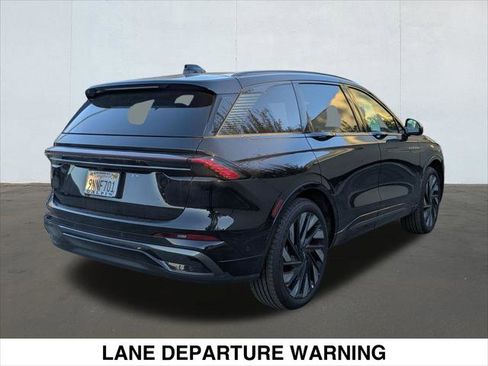 New 2024 Lincoln Nautilus Reserve w/ Jet Appearance Package (87T) image 2