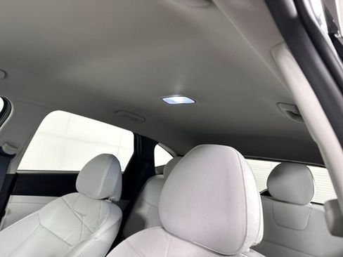 Certified 2025 Hyundai Tucson SE image 40