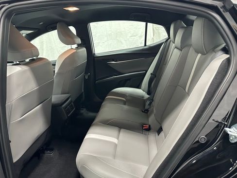 Used 2025 Toyota Camry SE image 46